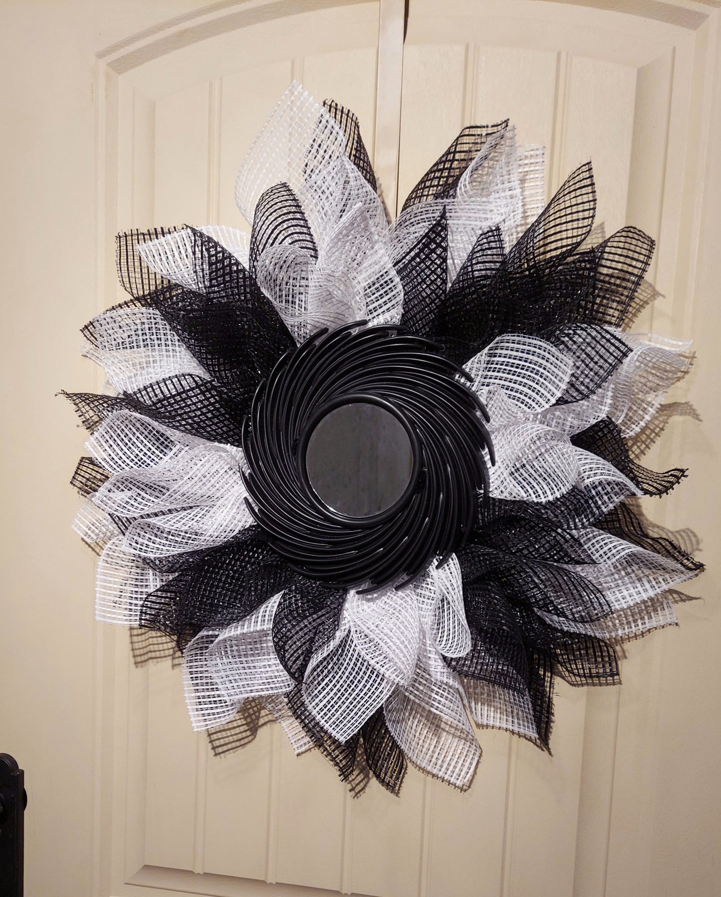 Blask & White Mirror Wreath